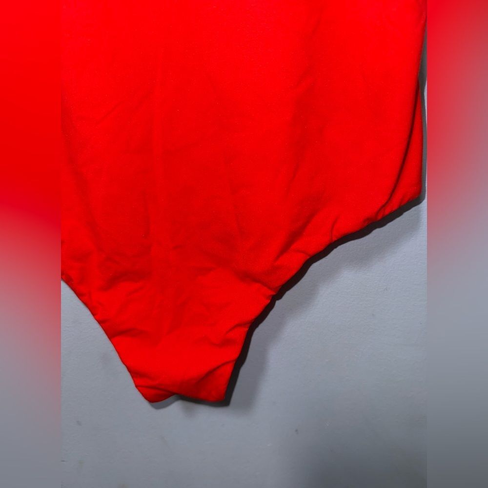 SKIMS Fits Everybody High Neck Bodysuit in the color Poppy Size M EUC - Picture 3 of 8